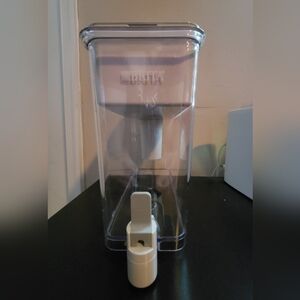 Brita Extra Large 27-cup Ultra Max Filtered Water Dispenser